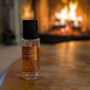 Victoria's Secret Amber Romance Mist - Warm Gold
